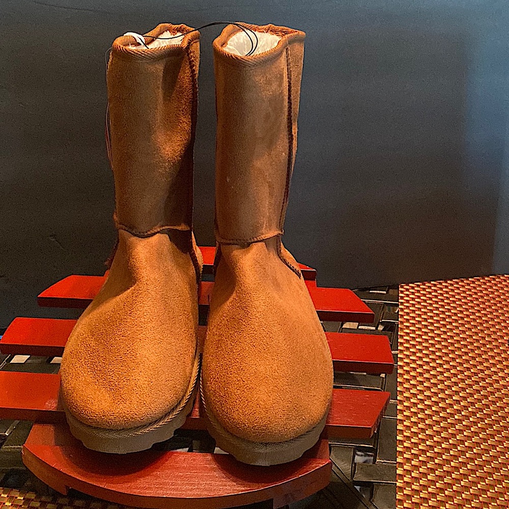 NEW: LOVE 83 COMFORT TAN BOOTS SIZE 11 FAUX FUR